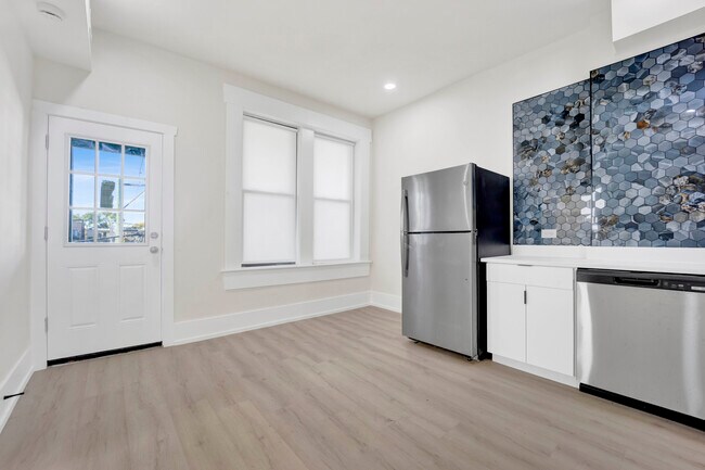 944 N Damen Ave, Unit 1R in Chicago, IL - Building Photo - Building Photo