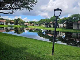 10663 Ocean Palm Way, Unit 102 in Boynton Beach, FL - Building Photo