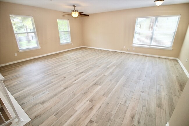 612 E Castle Harbour Dr in Friendswood, TX - Building Photo - Building Photo