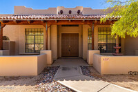 8257 E Lariat Ln in Scottsdale, AZ - Foto de edificio - Building Photo