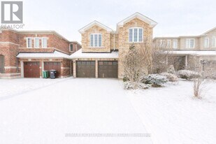 19 Conklin Dr in Brampton, ON - Building Photo