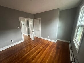 275 Garden St, Unit 4 bd - 1 ba 3rd floor in Hartford, CT - Building Photo - Building Photo