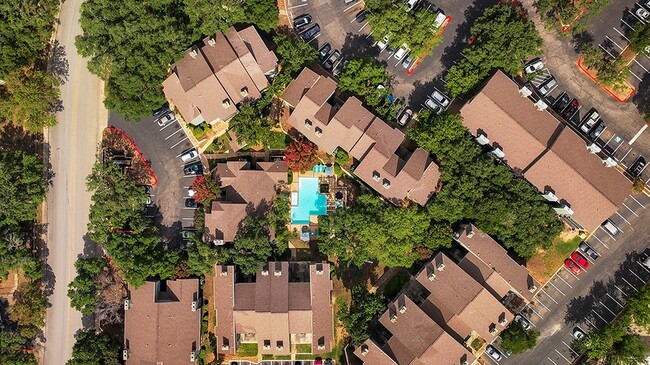 Oak Springs Apartments in San Antonio, TX - Building Photo - Building Photo