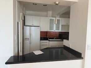 10 Atlantic Ave, Unit 301 in Long Beach, CA - Foto de edificio - Building Photo