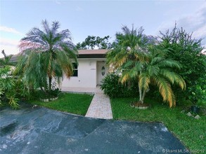 13954 SW 55th St-Unit -_ in Miami, FL - Building Photo - Building Photo