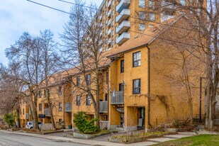 4062 Old Dundas St in Toronto, ON - Building Photo