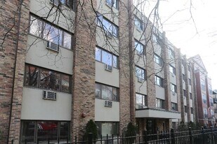630 W Wrightwood Ave in Chicago, IL - Building Photo