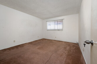 7836 Stewart and Gray Rd in Downey, CA - Building Photo - Interior Photo