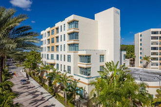 Irving Cypen Tower in Miami, FL - Building Photo - Building Photo