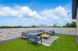 430 E 8th St in Dallas, TX - Building Photo - Building Photo