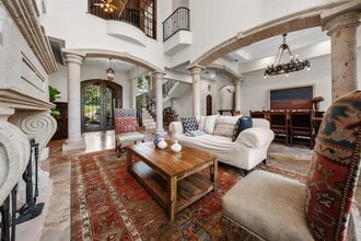 401 Brooks Hollow Rd in Lakeway, TX - Building Photo - Building Photo