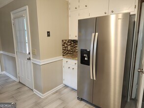 1316 White Oak St SE in Conyers, GA - Building Photo - Building Photo