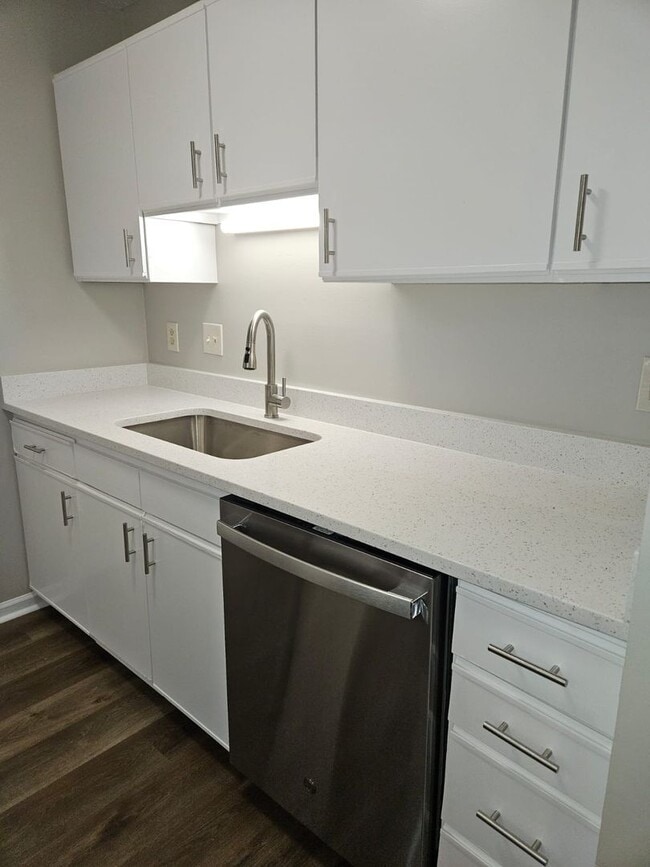 property at 1806 Woods Ln