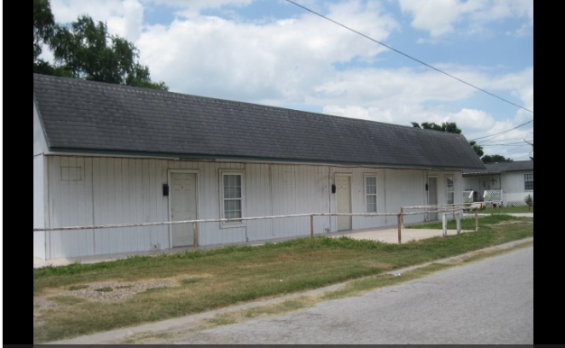 1109 S Saint Marys St in Falfurrias, TX - Building Photo - Building Photo