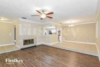 8006 La Serena Dr in Tampa, FL - Building Photo - Building Photo