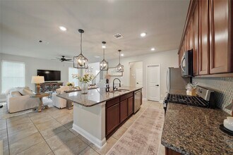 34 Heirloom Garden Pl in Magnolia, TX - Building Photo - Building Photo