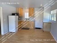 9378 Mountain Rd in Pinon Hills, CA - Building Photo - Building Photo