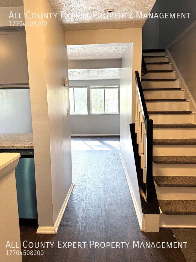 862 Regal Path Ln in Decatur, GA - Building Photo - Building Photo