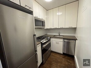 EAST 63 STREET, Unit 3M in New York, NY - Building Photo - Building Photo