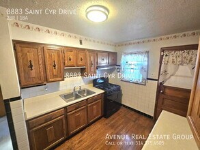 8883 St Cyr Dr in St. Louis, MO - Building Photo - Building Photo