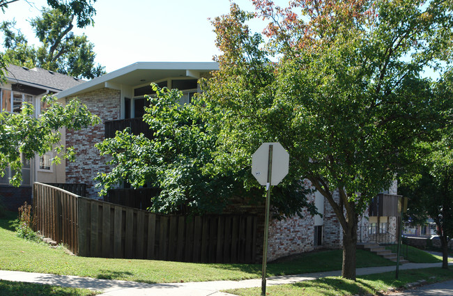 15 E 50th St in Kansas City, MO - Foto de edificio - Building Photo