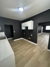 242 E 54th St in Los Angeles, CA - Building Photo - Building Photo