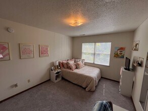623 Iowa Ave in Iowa City, IA - Building Photo - Building Photo