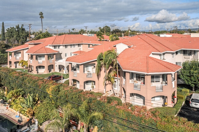 La Mirada Heights in La Mirada, CA - Foto de edificio - Building Photo