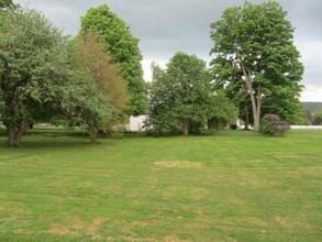 1707 NY-7, Unit Main House - Room 1 in Unadilla, NY - Foto de edificio - Building Photo