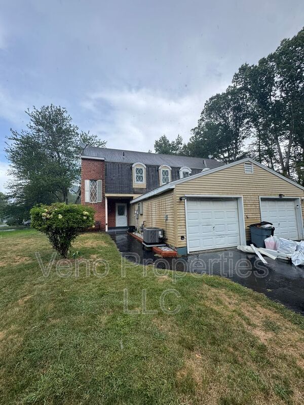 2 Haystack Rd E