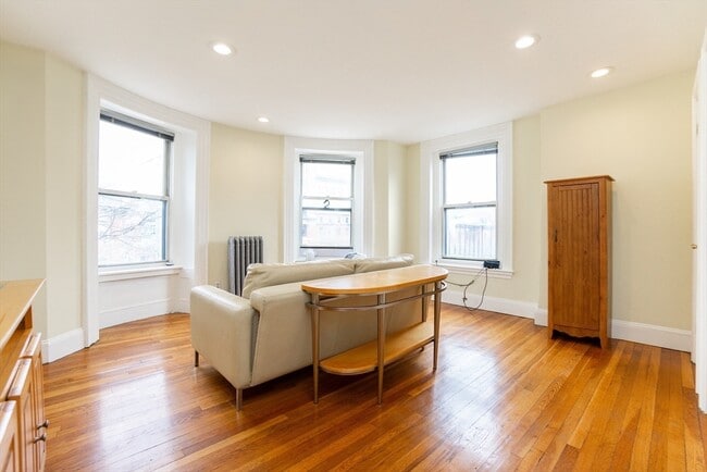property at 41 Worcester Sq