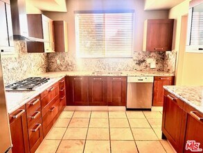 8609 W Knl Dr in West Hollywood, CA - Building Photo - Building Photo