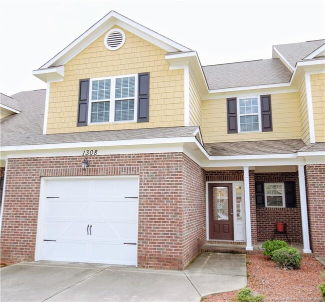 1308 Braybrooke Pl in Fayetteville, NC - Foto de edificio - Building Photo