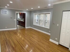 6234 N Sacramento Ave in Chicago, IL - Building Photo - Building Photo