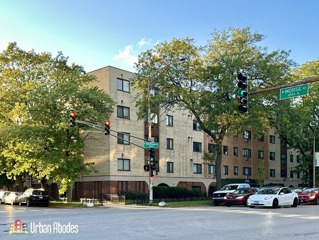 6967 N Sheridan Rd, Unit M03H