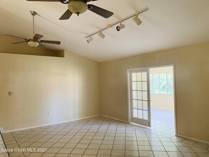 1337 Helvenston St NW in Palm Bay, FL - Building Photo - Building Photo