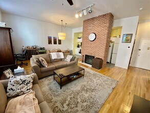 222 Grand St-Unit -2I in Hoboken, NJ - Foto de edificio - Building Photo