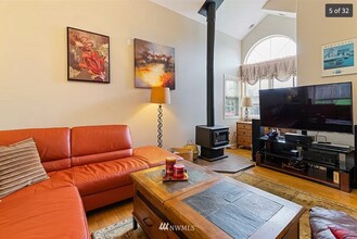 1317 Ethan Ct in Bellingham, WA - Building Photo - Building Photo