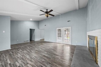 2234 Briarmeadow Dr in Garland, TX - Foto de edificio - Building Photo