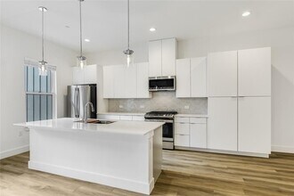 590 Old Ml Rd in Cedar Park, TX - Building Photo - Building Photo