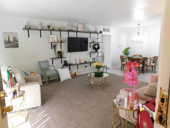 property at 3131 Cummins St