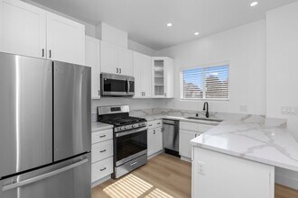 6704 Saranac St in San Diego, CA - Building Photo - Building Photo