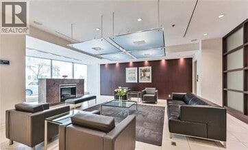 36 Lee Centre Dr in Toronto, ON - Building Photo - Building Photo