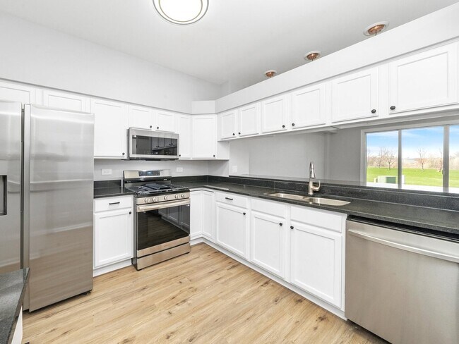 2589 Arcadia Cir in Naperville, IL - Building Photo - Building Photo