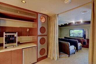 1325 Pacific Hwy in San Diego, CA - Building Photo - Building Photo