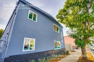 2212 E 15th St in Long Beach, CA - Foto de edificio - Building Photo