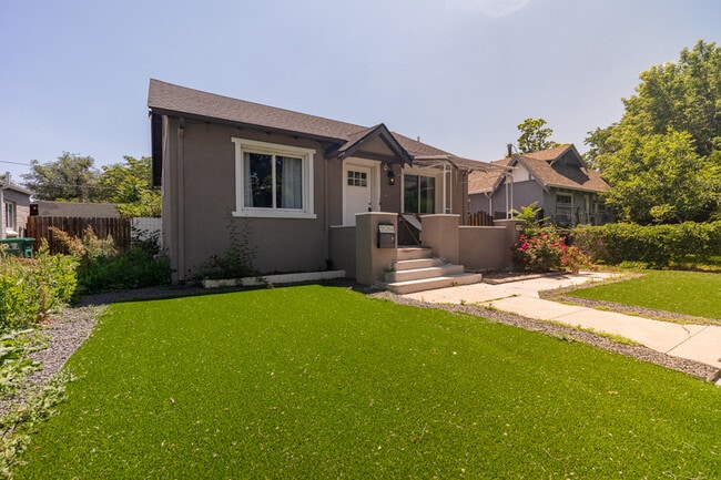 property at 3528 N Elizabeth St