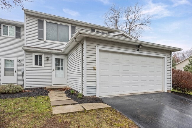 49 Bucklebury Hill in Fairport, NY - Building Photo - Building Photo