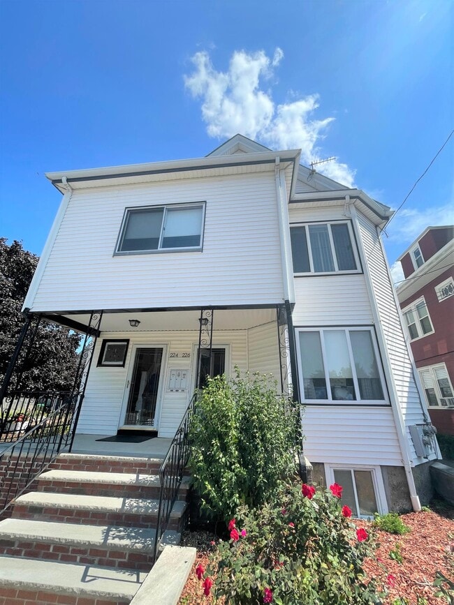 224 Harvard St, Unit 3, Unit 3