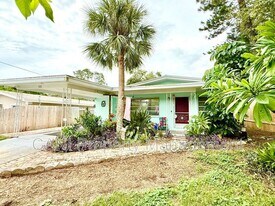 528 E Center St in Tarpon Springs, FL - Building Photo